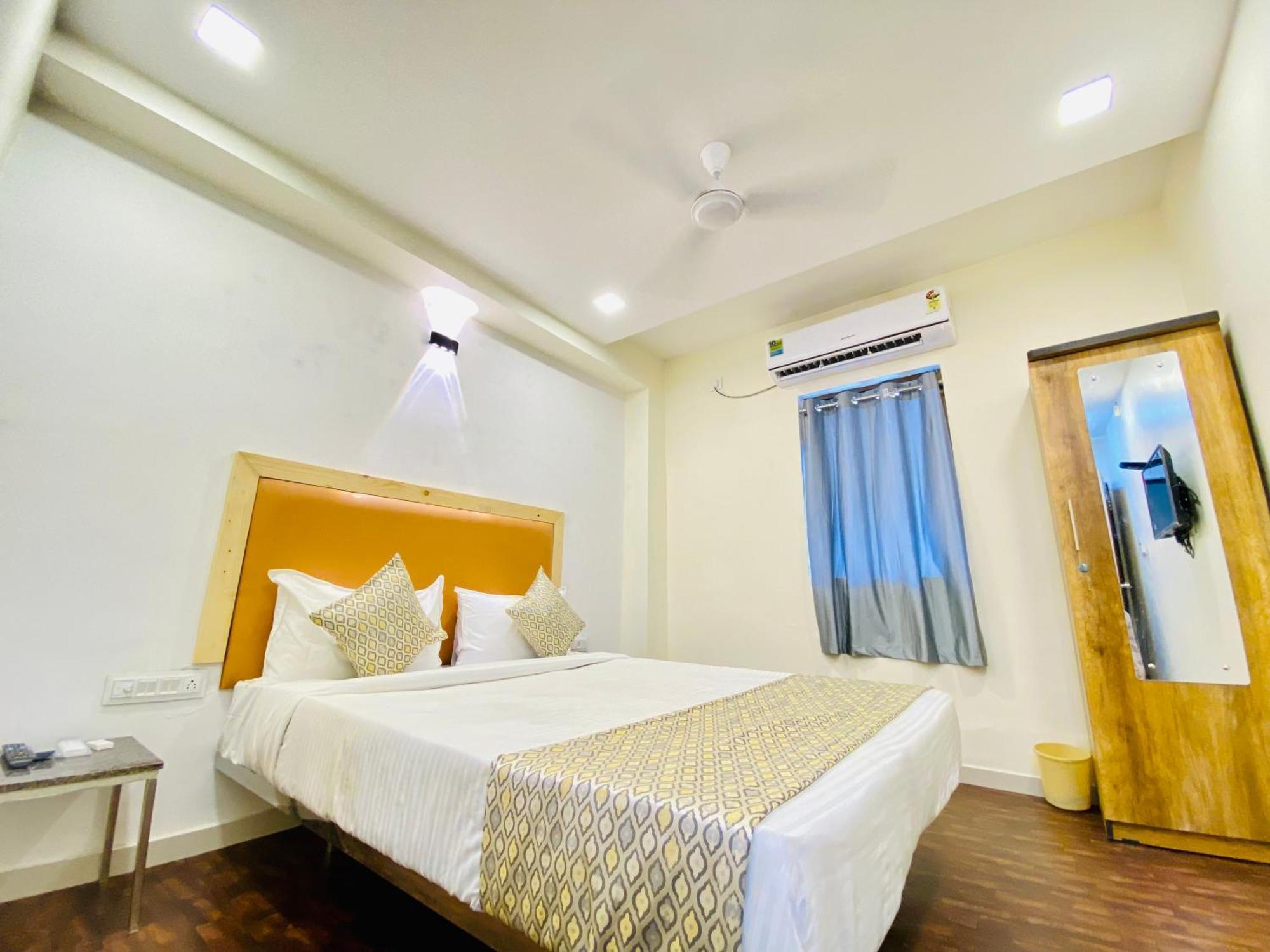 Hotel Alexa By Abc Ahmedabad Exterior photo