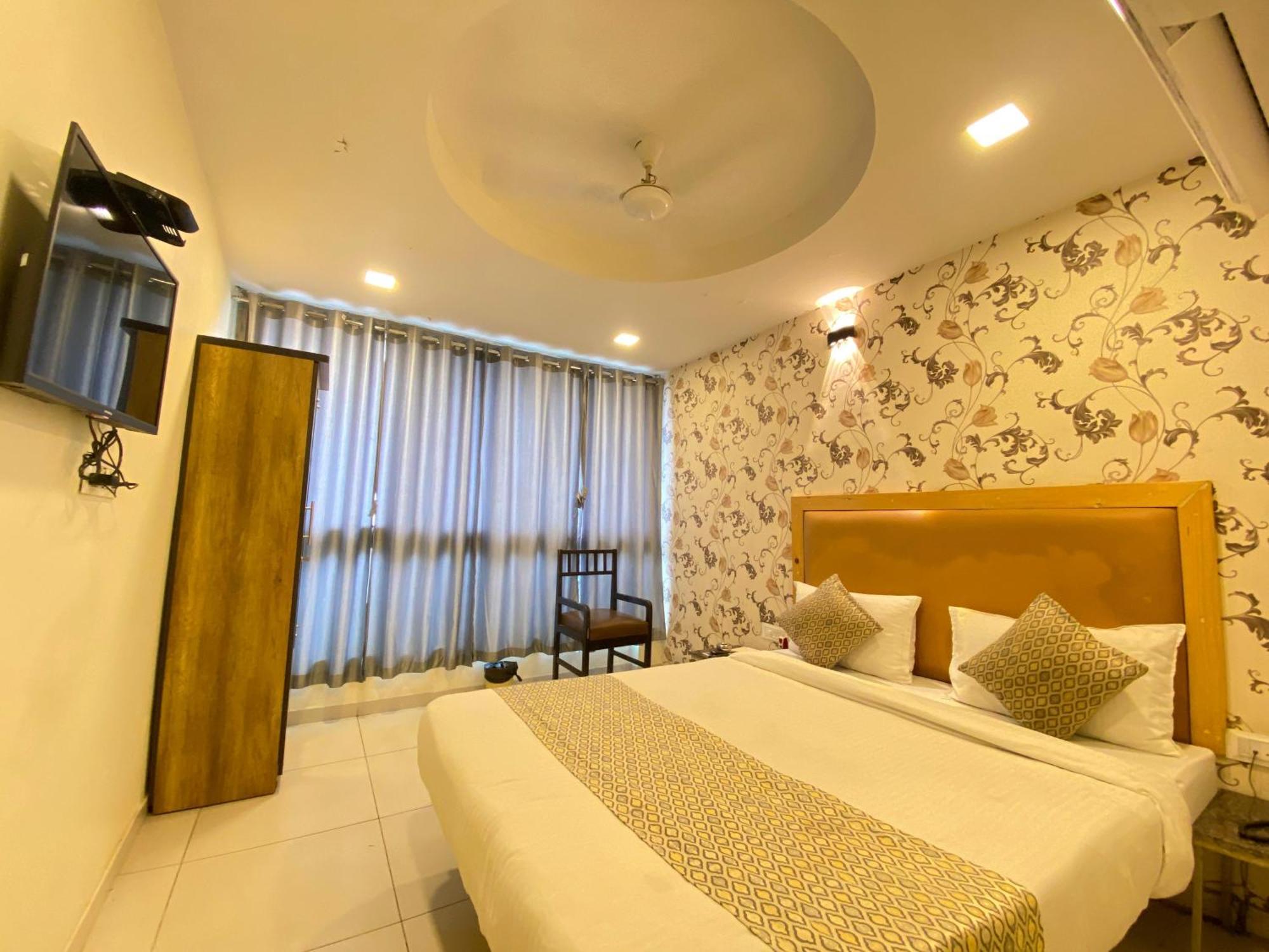 Hotel Alexa By Abc Ahmedabad Exterior photo